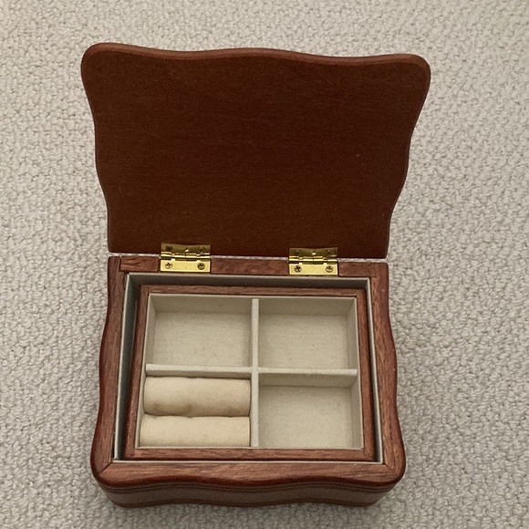 Wooden jewelry box - Picture 4 of 5